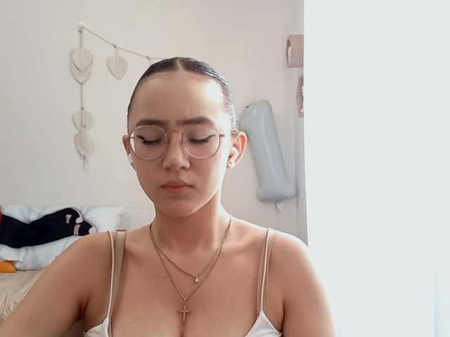 MyrleHenggeler live cam on BongaCams