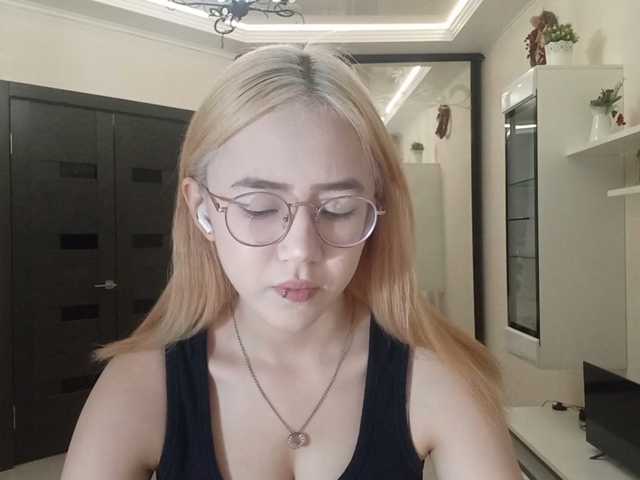 MyrleHenggeler live cam on BongaCams