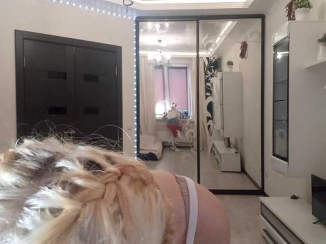 MyrleHenggeler live cam on BongaCams