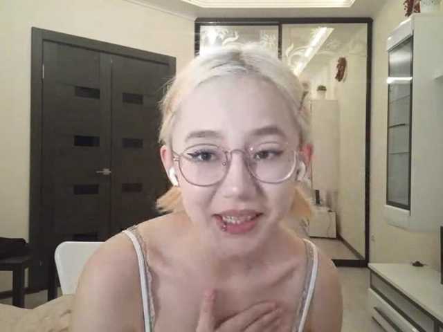 MyrleHenggeler live cam on BongaCams