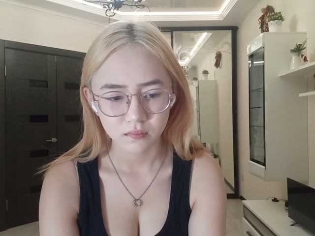 MyrleHenggeler live cam on BongaCams