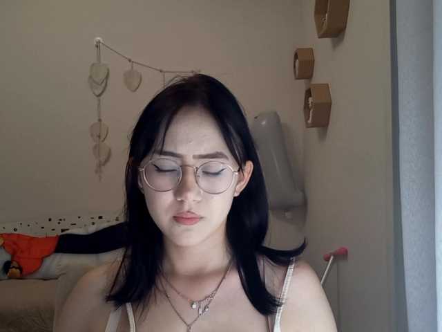 MyrleHenggeler live cam on BongaCams
