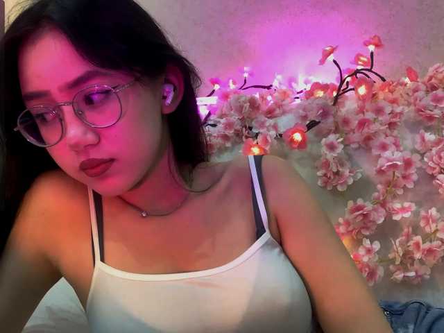 MyrleHenggeler live cam on BongaCams