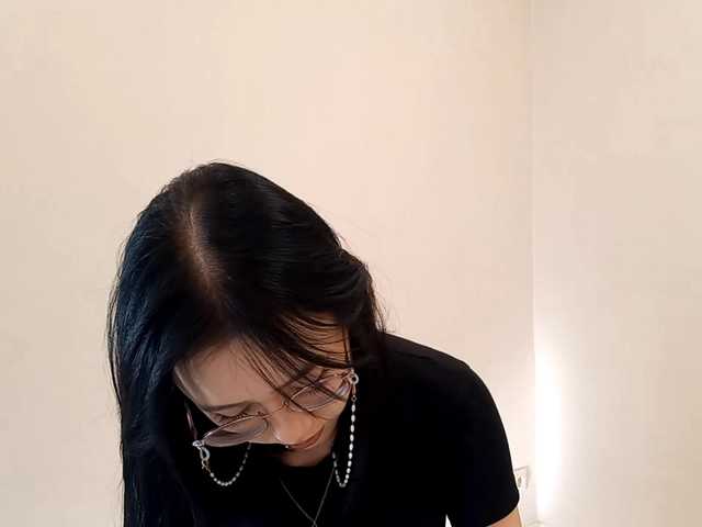 MyrleHenggeler's BongaCams show and profile