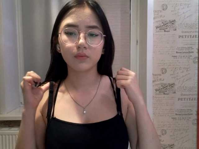 MyrleHenggeler live cam on BongaCams