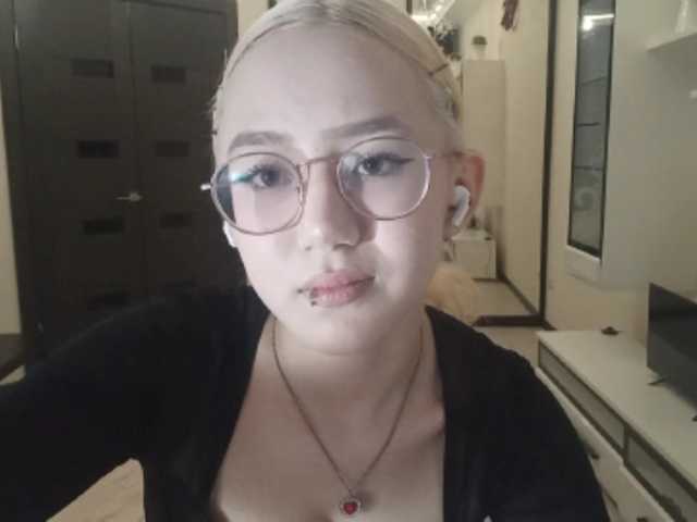 MyrleHenggeler live cam on BongaCams