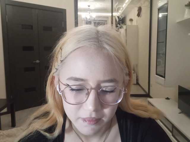 MyrleHenggeler live cam on BongaCams