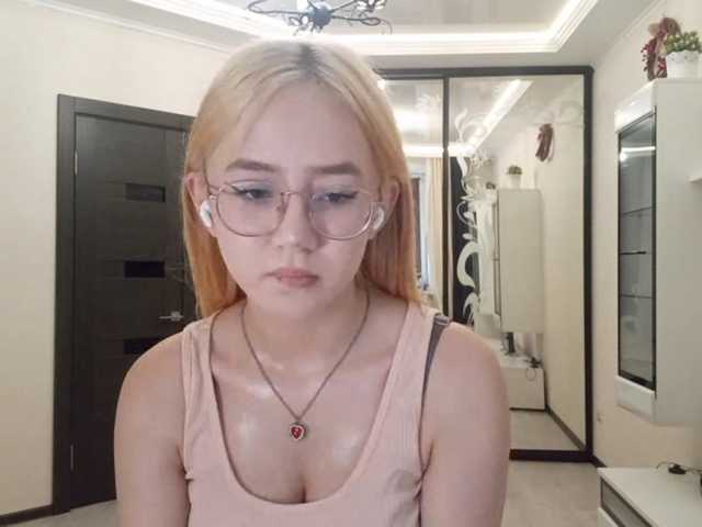 MyrleHenggeler live cam on BongaCams