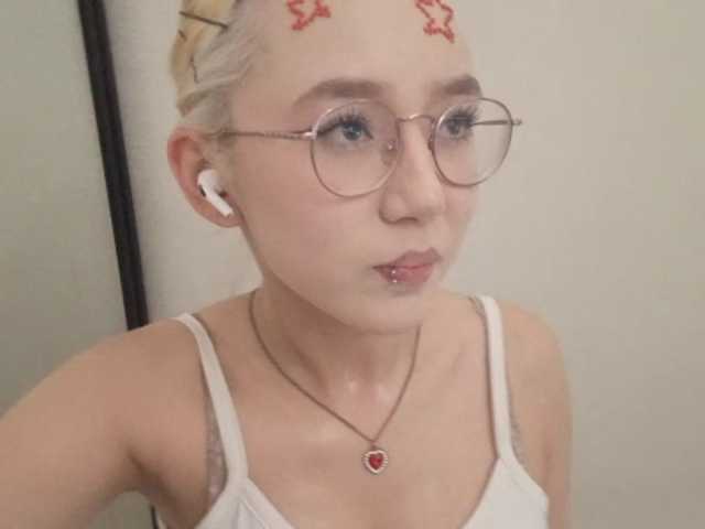 MyrleHenggeler live cam on BongaCams