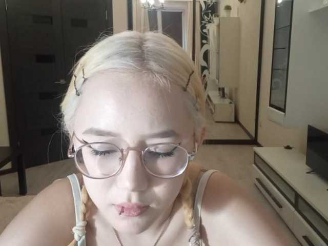 MyrleHenggeler live cam on BongaCams