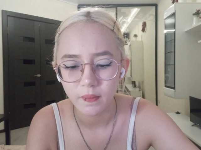 MyrleHenggeler live cam on BongaCams