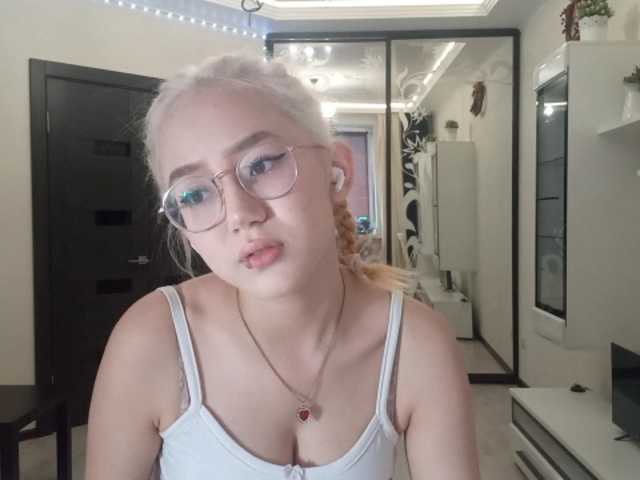 MyrleHenggeler live cam on BongaCams
