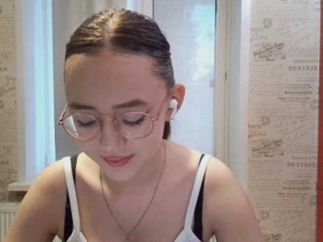 MyrleHenggeler live cam on BongaCams