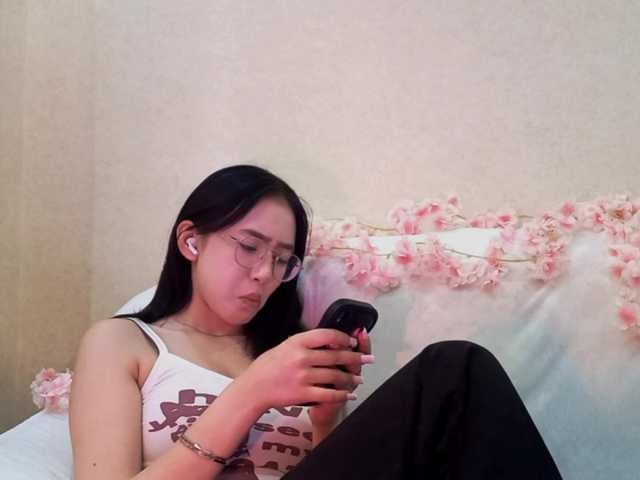MyrleHenggeler live cam on BongaCams