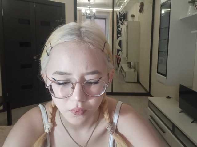 MyrleHenggeler live cam on BongaCams