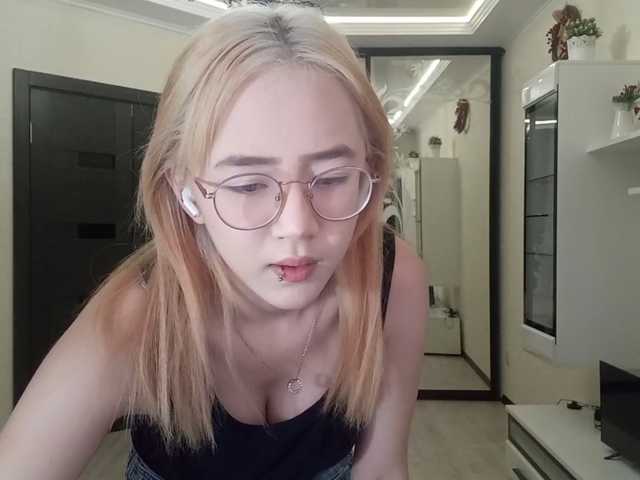 MyrleHenggeler live cam on BongaCams