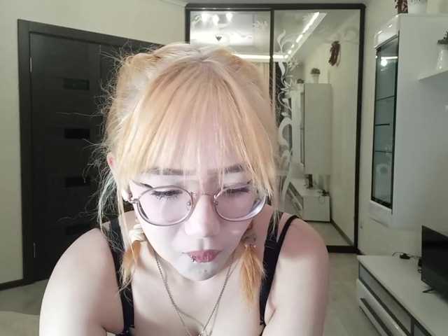 MyrleHenggeler live cam on BongaCams