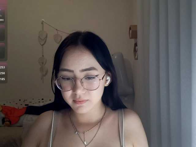 MyrleHenggeler live webcam show