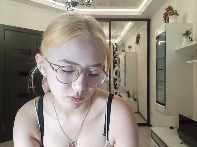 MyrleHenggeler live cam on BongaCams