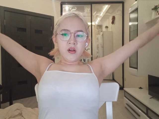 MyrleHenggeler live cam on BongaCams
