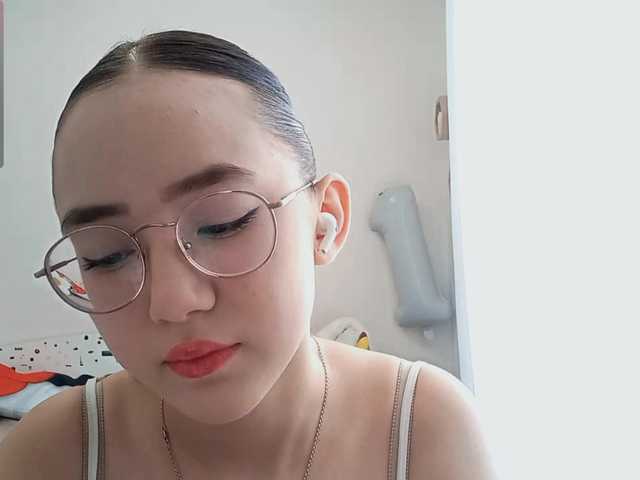 MyrleHenggeler live cam on BongaCams