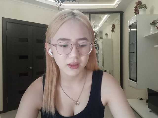 MyrleHenggeler live cam on BongaCams