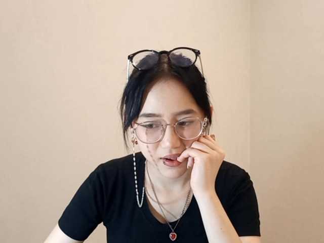 MyrleHenggeler's BongaCams show and profile