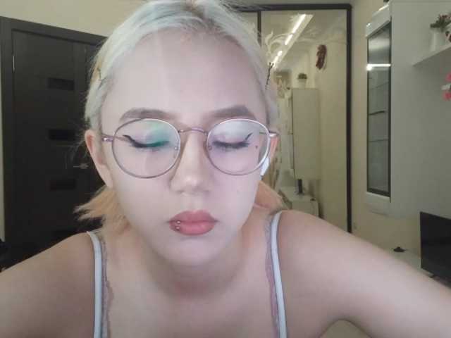 MyrleHenggeler live cam on BongaCams