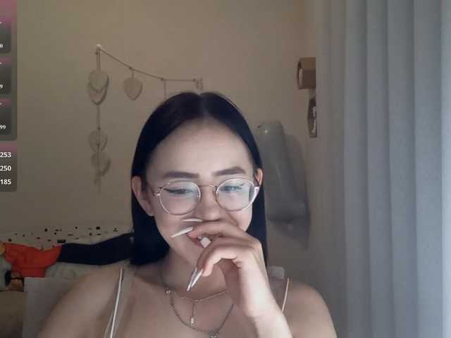 MyrleHenggeler live webcam show