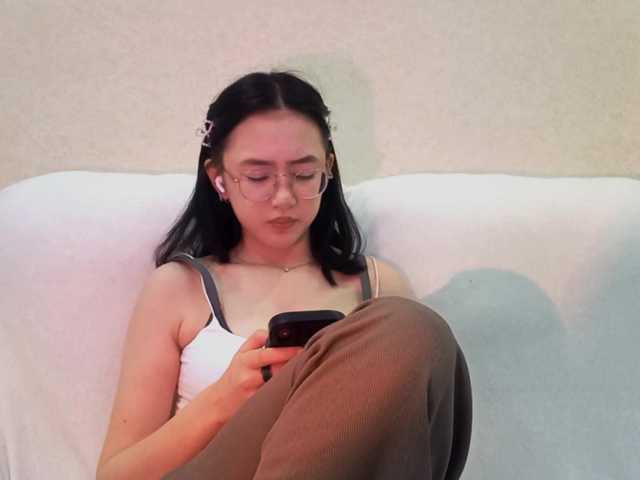 MyrleHenggeler live cam on BongaCams
