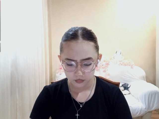MyrleHenggeler live cam on BongaCams