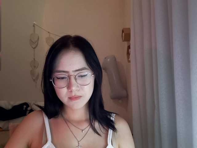 MyrleHenggeler live cam on BongaCams