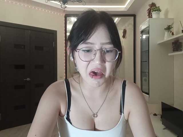 MyrleHenggeler live cam on BongaCams