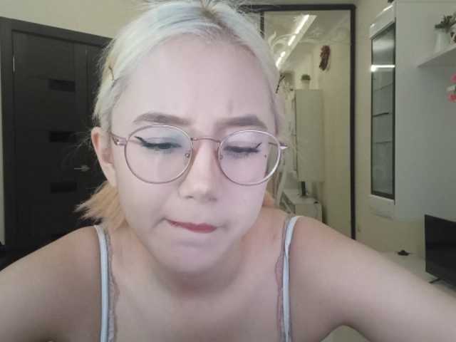 MyrleHenggeler live cam on BongaCams