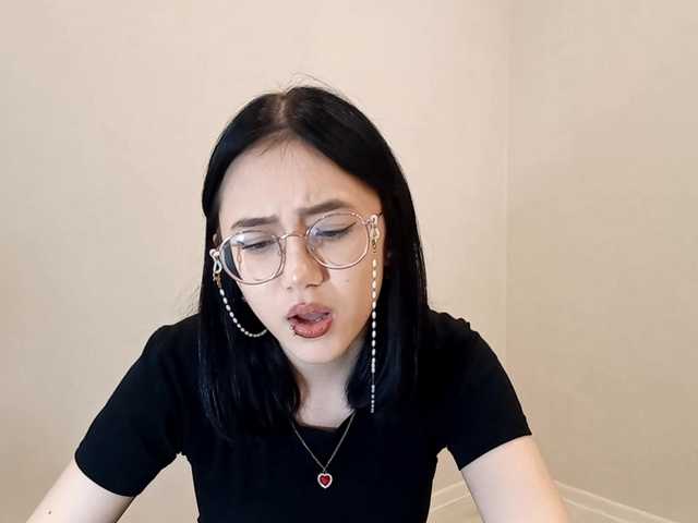 MyrleHenggeler's BongaCams show and profile