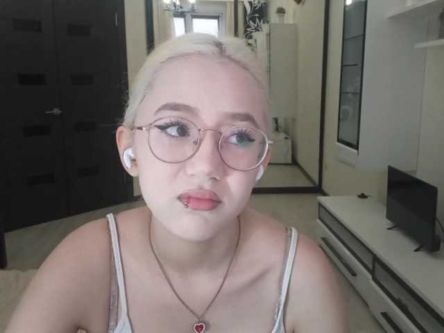 MyrleHenggeler live cam on BongaCams