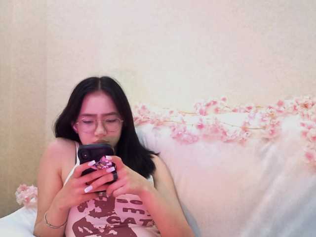 MyrleHenggeler live cam on BongaCams