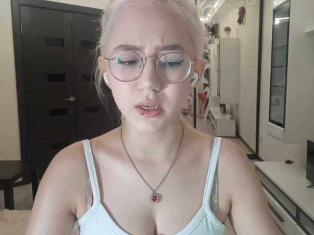 MyrleHenggeler, en vivo ahora en BongaCams