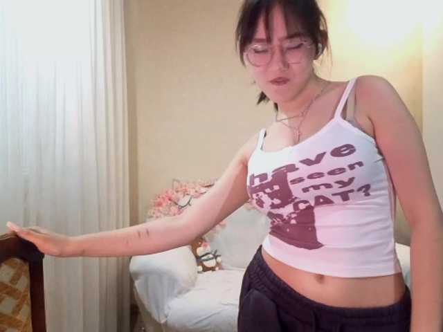 MyrleHenggeler live cam on BongaCams