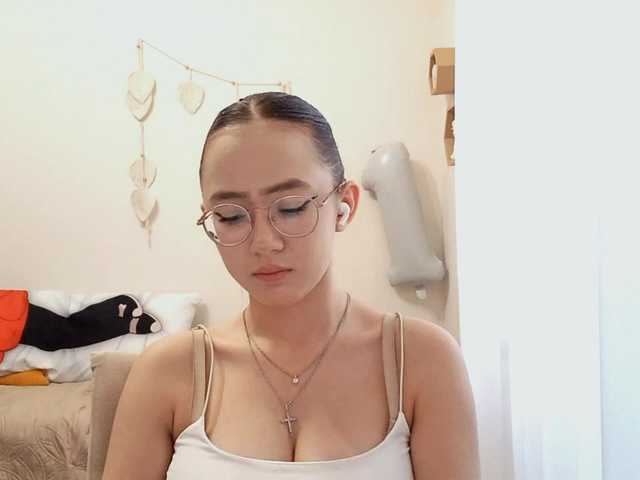 MyrleHenggeler live cam on BongaCams