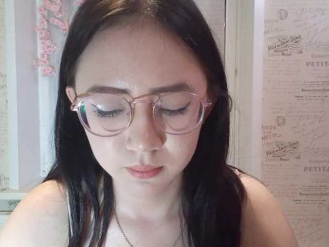 MyrleHenggeler live cam on BongaCams