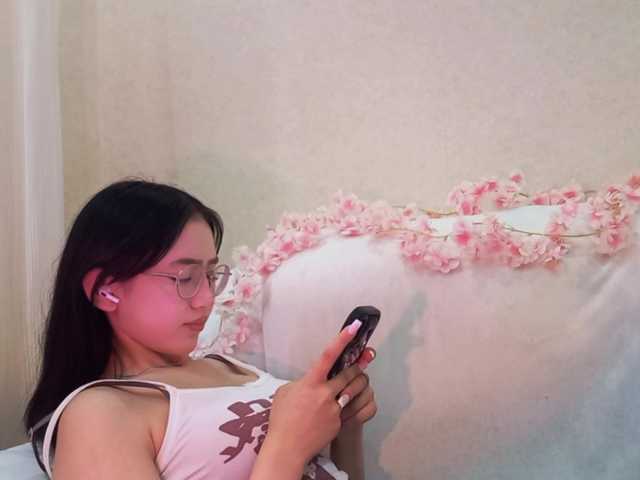 MyrleHenggeler live cam on BongaCams