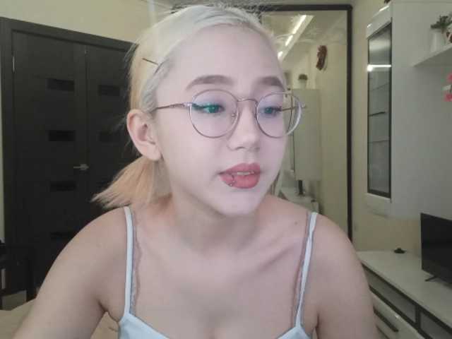 MyrleHenggeler live cam on BongaCams