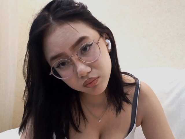 MyrleHenggeler live cam on BongaCams