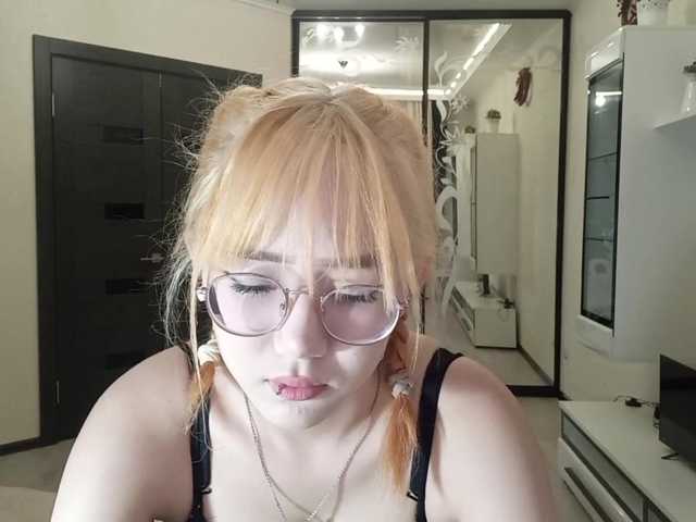 MyrleHenggeler live cam on BongaCams