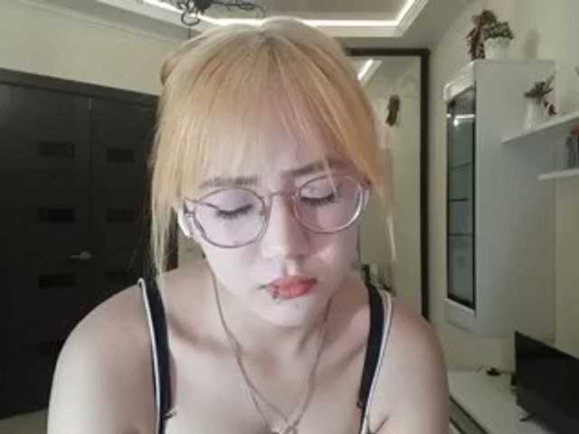 MyrleHenggeler live cam on BongaCams