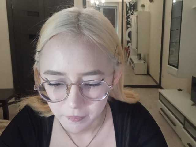 MyrleHenggeler live cam on BongaCams