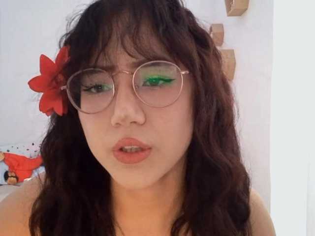 MyrleHenggeler live cam on BongaCams