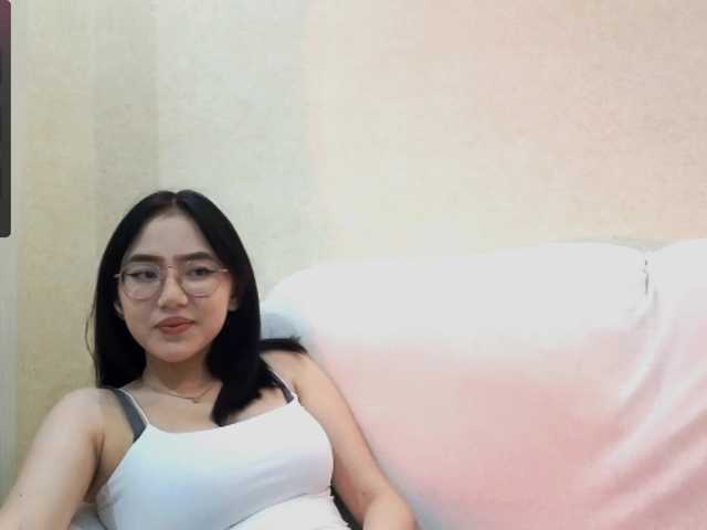 MyrleHenggeler live cam on BongaCams