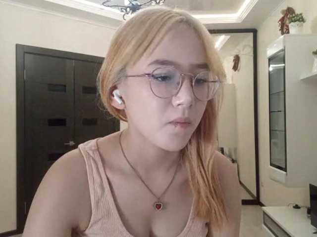MyrleHenggeler live cam on BongaCams